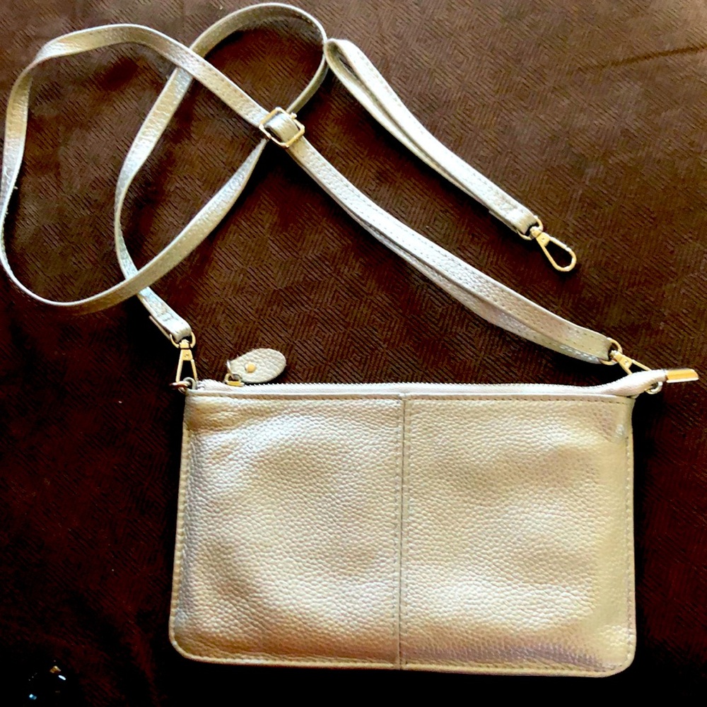Crossbody bag w/ wristlet strap